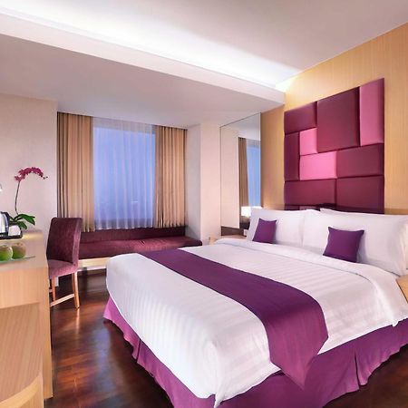 Quest Hotel Darmo - Surabaya By Aston Buitenkant foto
