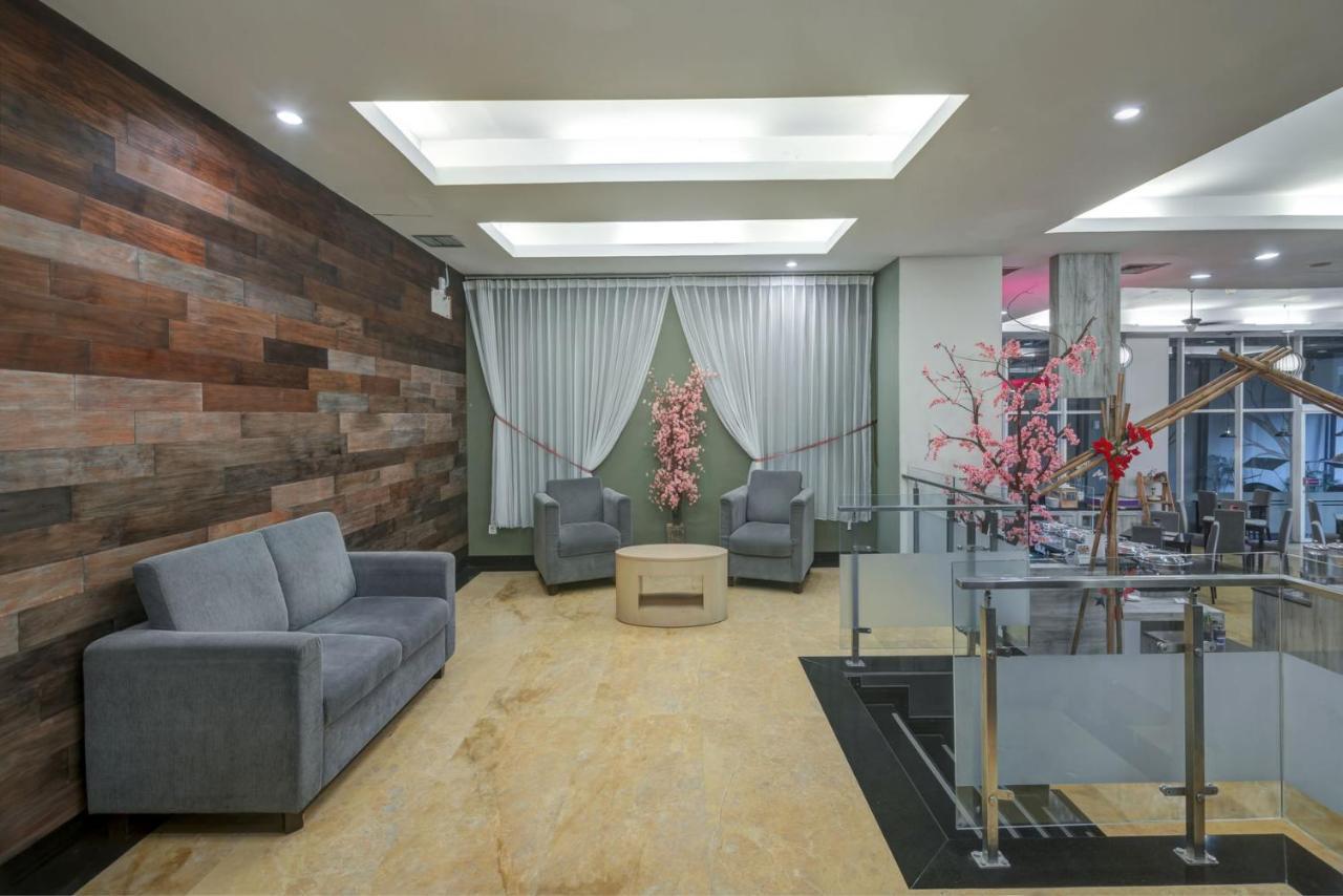 Quest Hotel Darmo - Surabaya By Aston Buitenkant foto