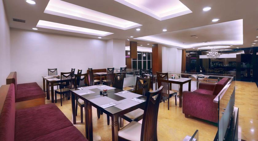 Quest Hotel Darmo - Surabaya By Aston Buitenkant foto