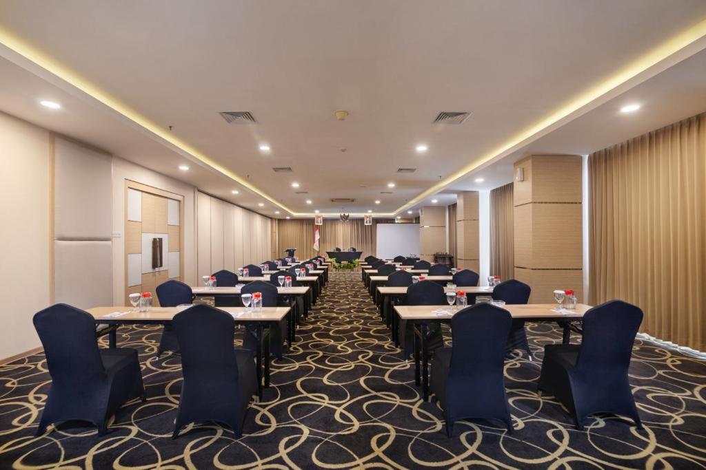 Quest Hotel Darmo - Surabaya By Aston Buitenkant foto