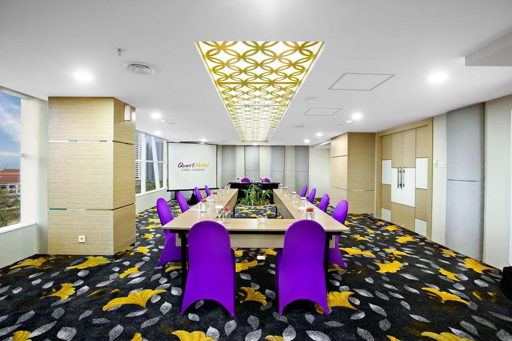 Quest Hotel Darmo - Surabaya By Aston Buitenkant foto
