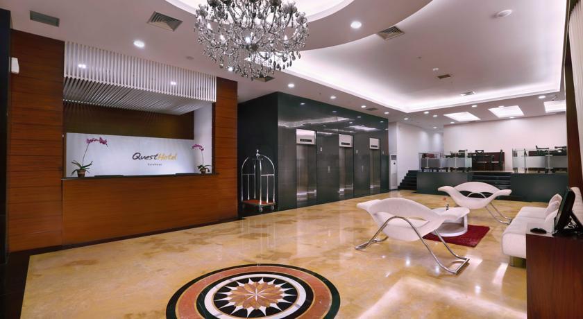 Quest Hotel Darmo - Surabaya By Aston Buitenkant foto