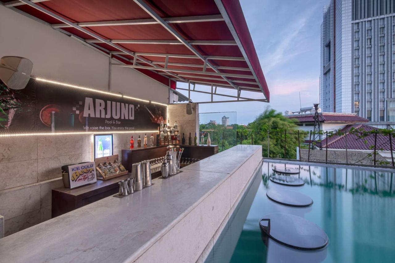 Quest Hotel Darmo - Surabaya By Aston Buitenkant foto