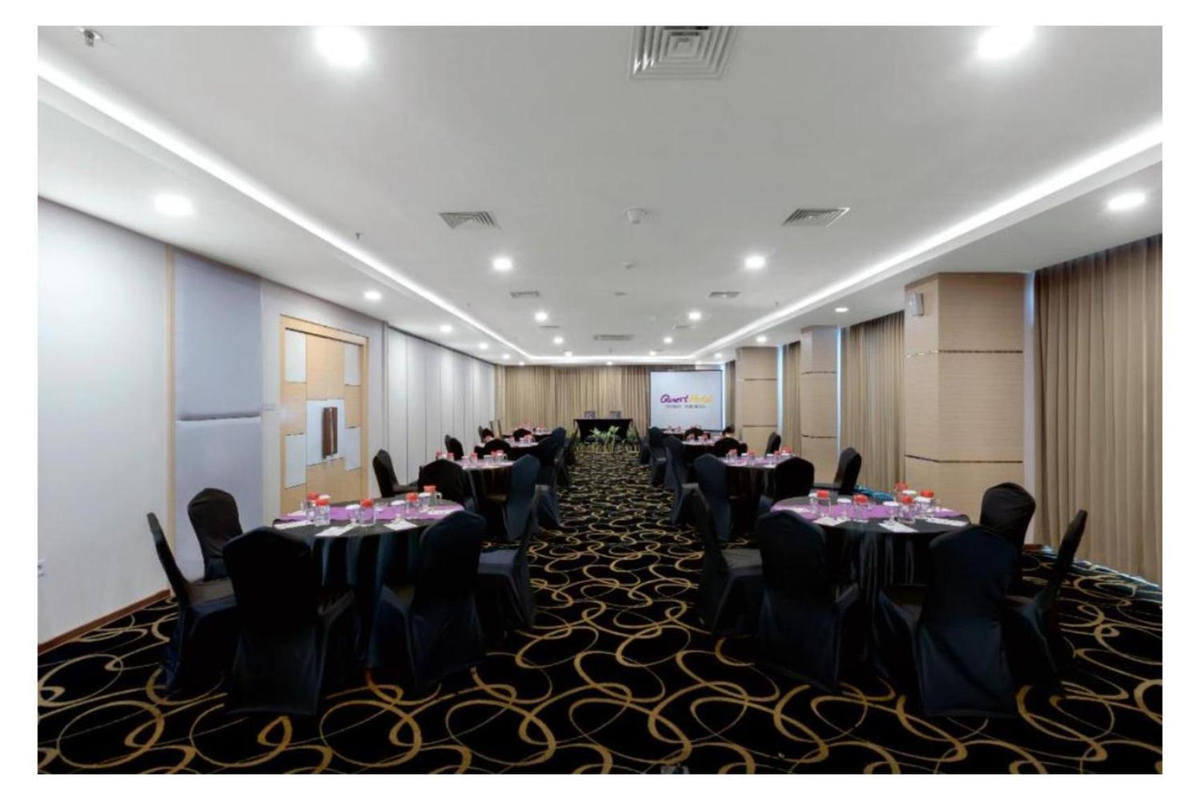 Quest Hotel Darmo - Surabaya By Aston Buitenkant foto