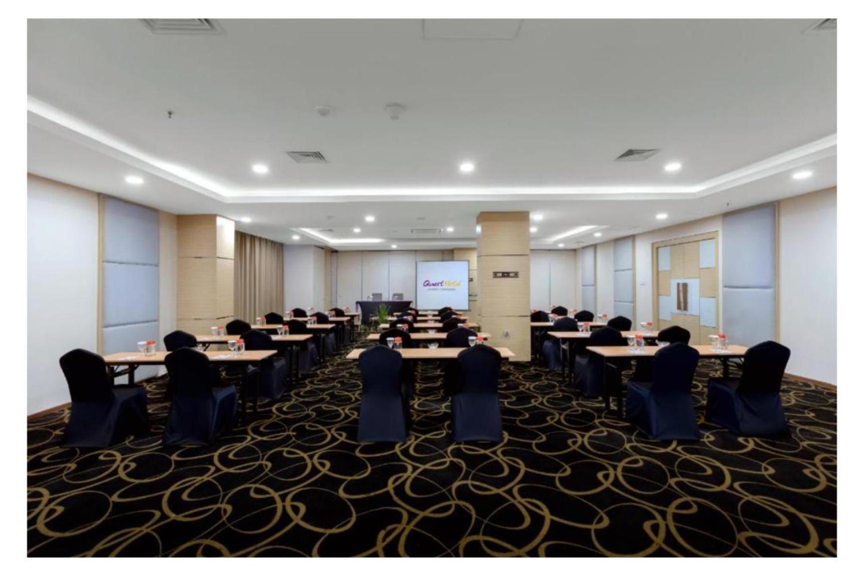Quest Hotel Darmo - Surabaya By Aston Buitenkant foto