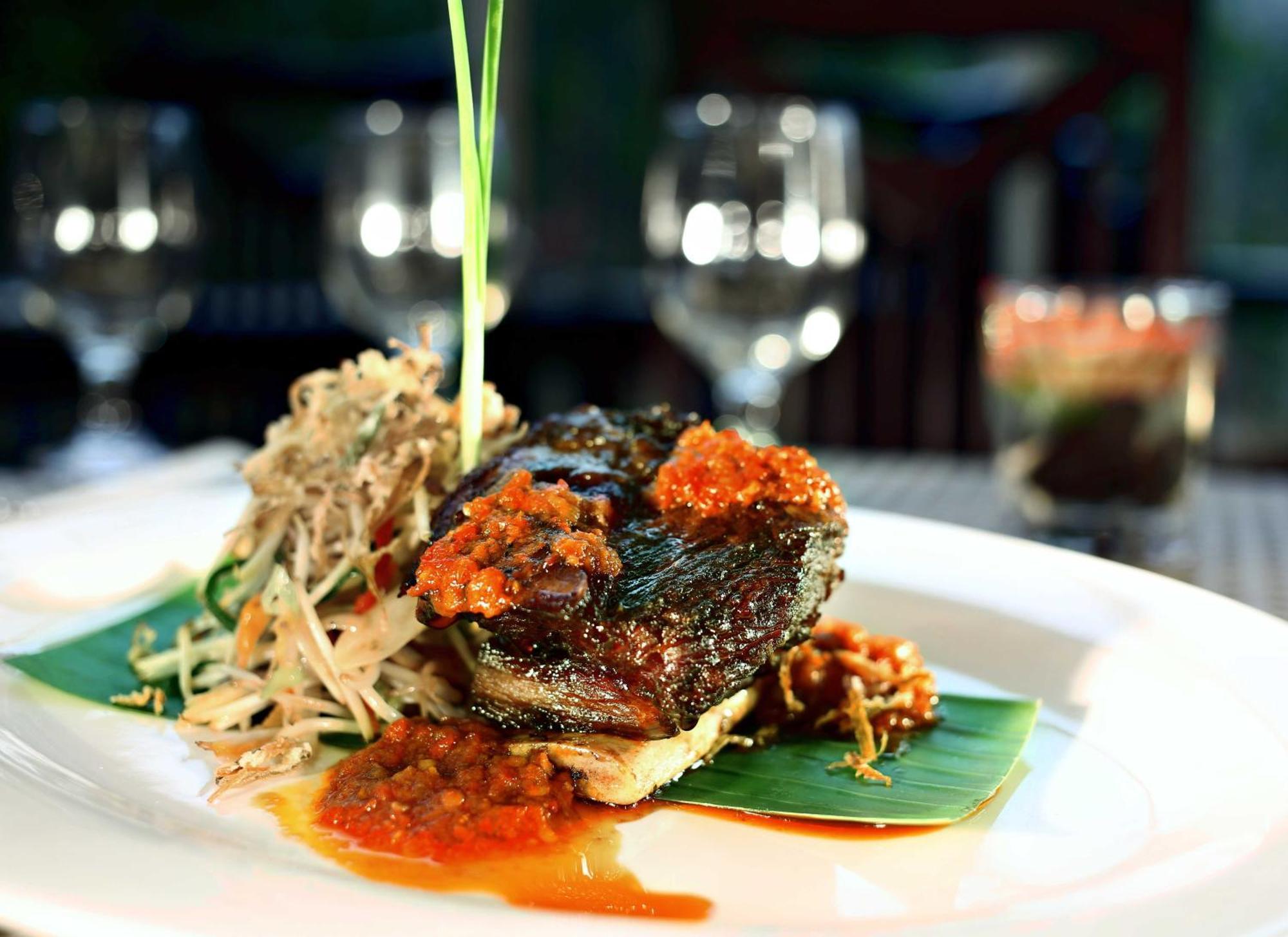 Quest Hotel Darmo - Surabaya By Aston Buitenkant foto